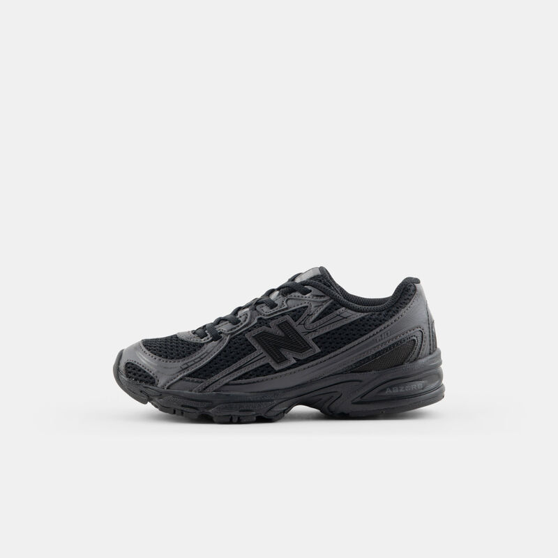 New Balance 740, nero