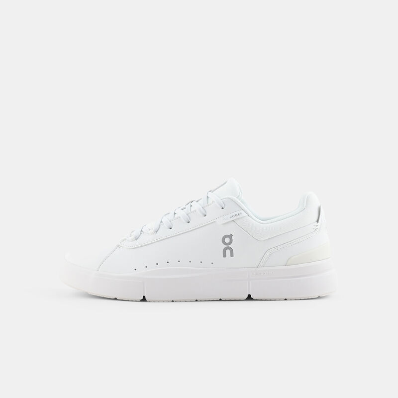 On THE ROGER Advantage, bianco