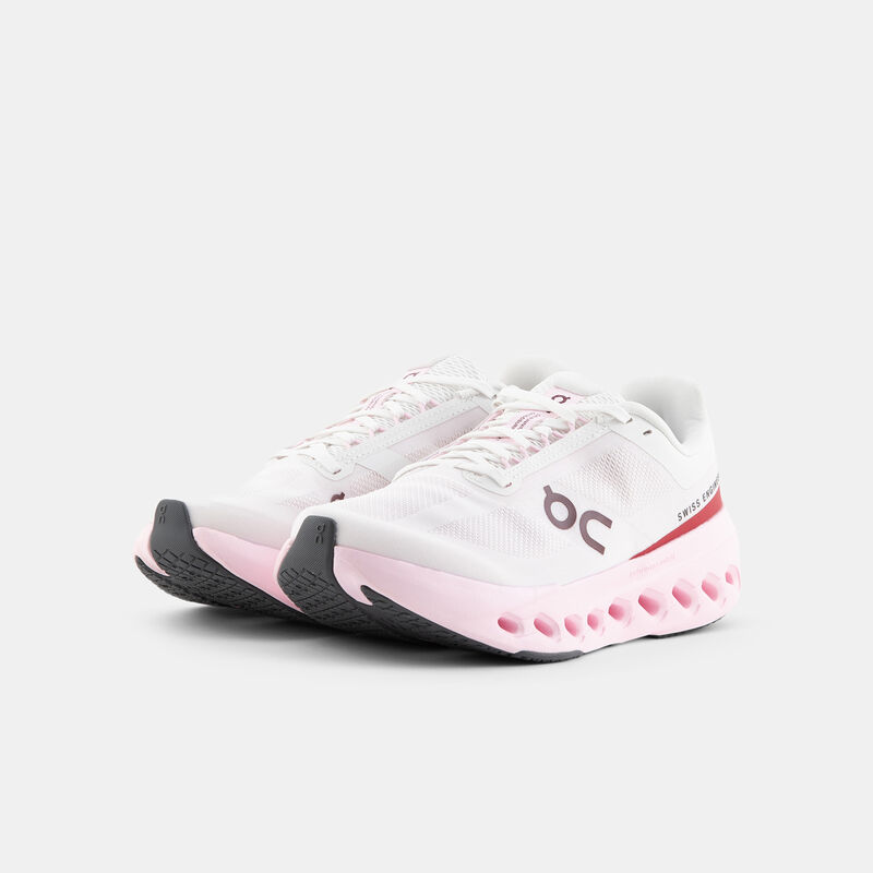 On Cloudsurfer Next, rosa/rosso