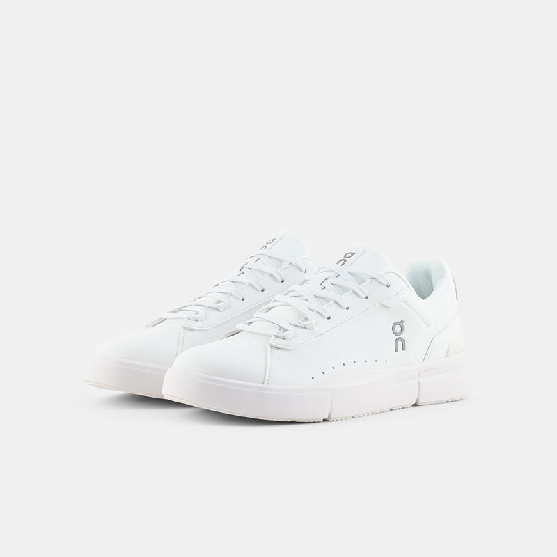 On THE ROGER Advantage, bianco