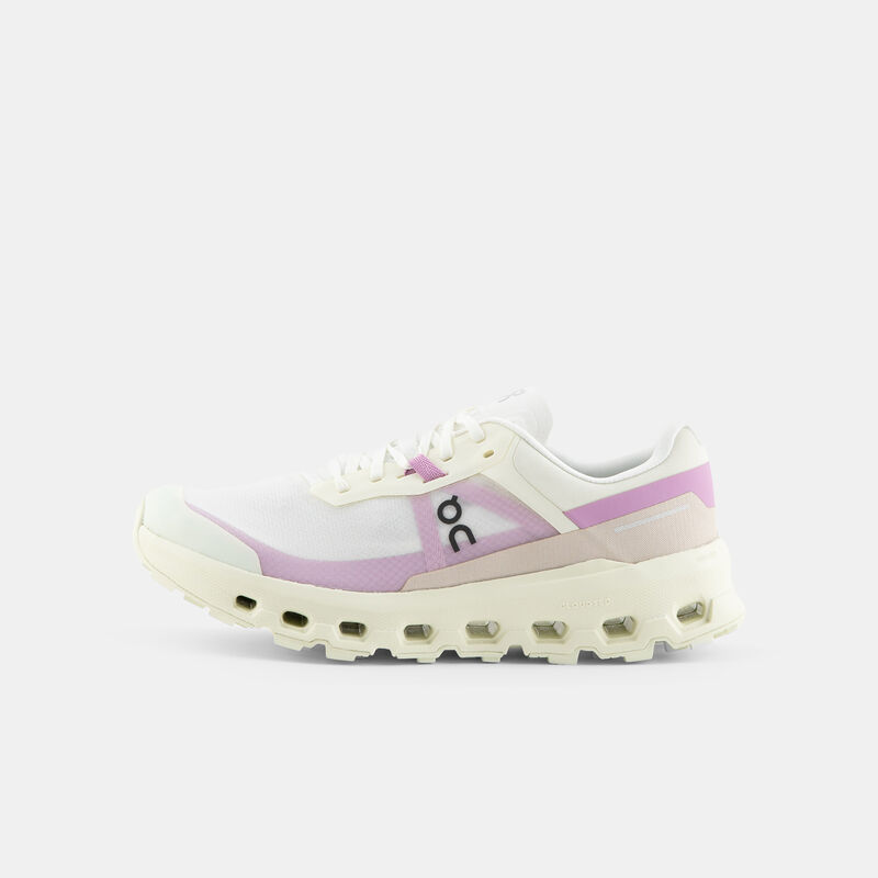 On Cloudvista 2, beige/viola