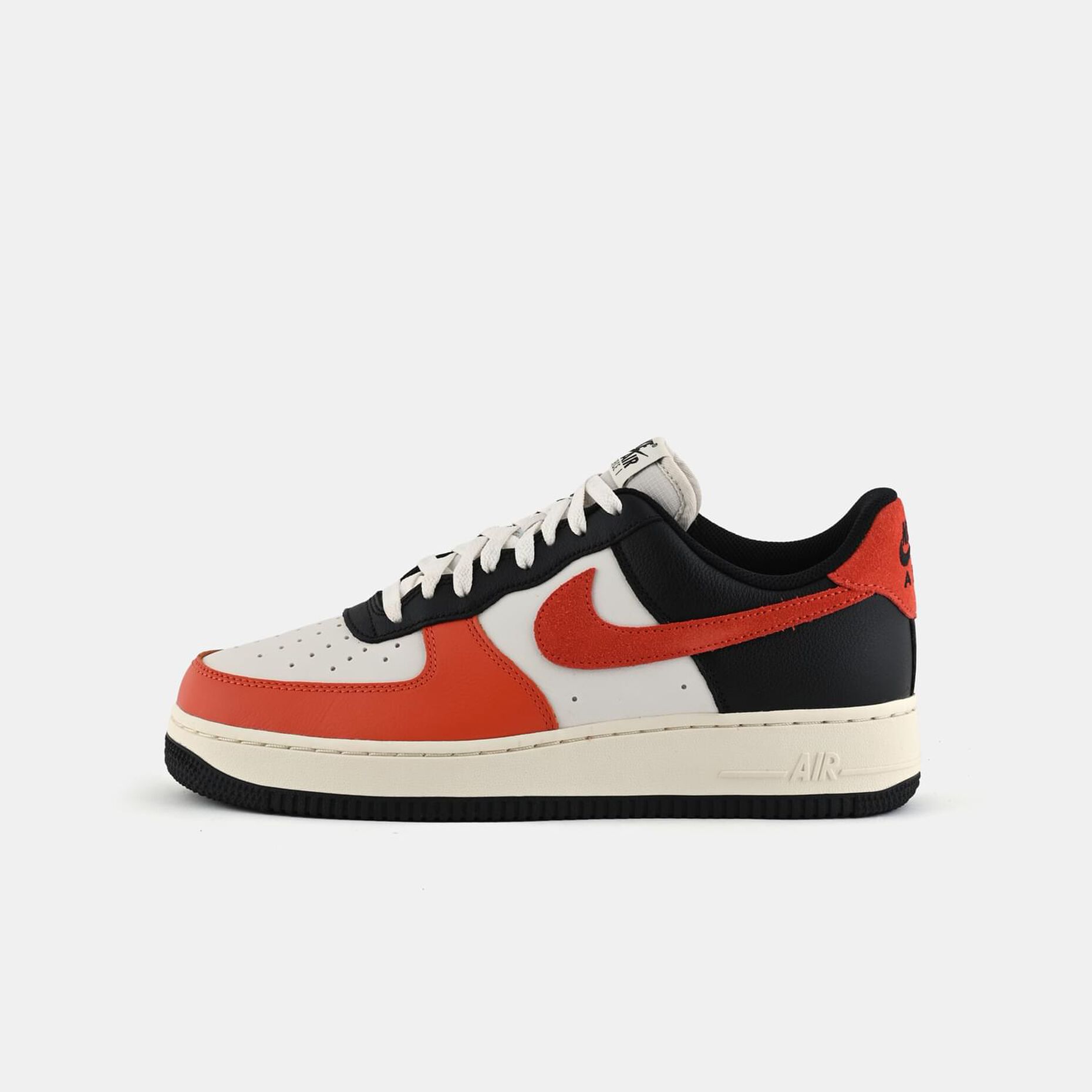 Nike Air Force 1 '07 LV8, nero/bianco/rosso