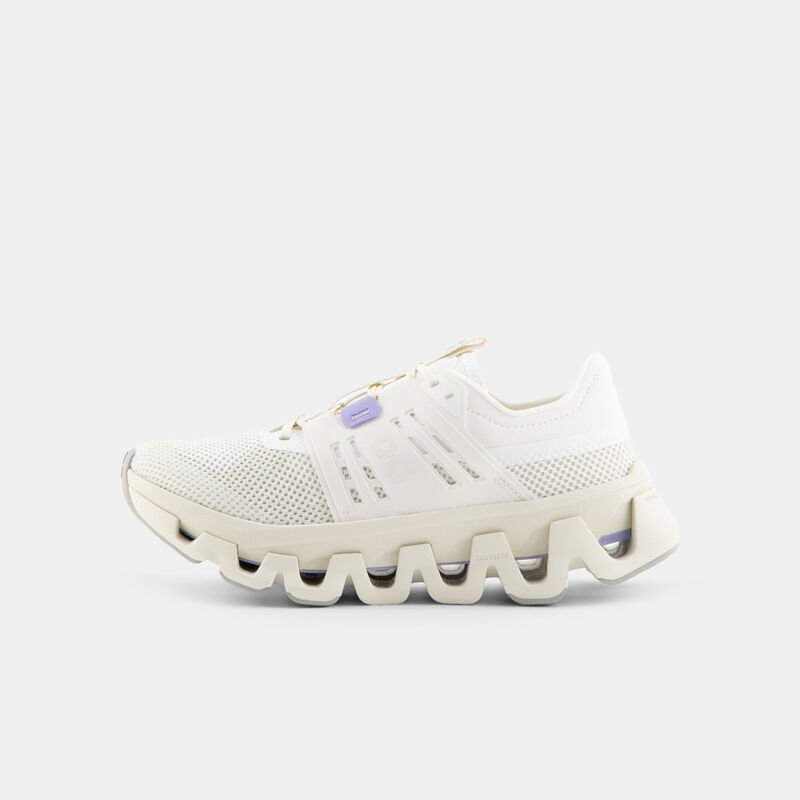 On Cloudswift Amp, beige/viola