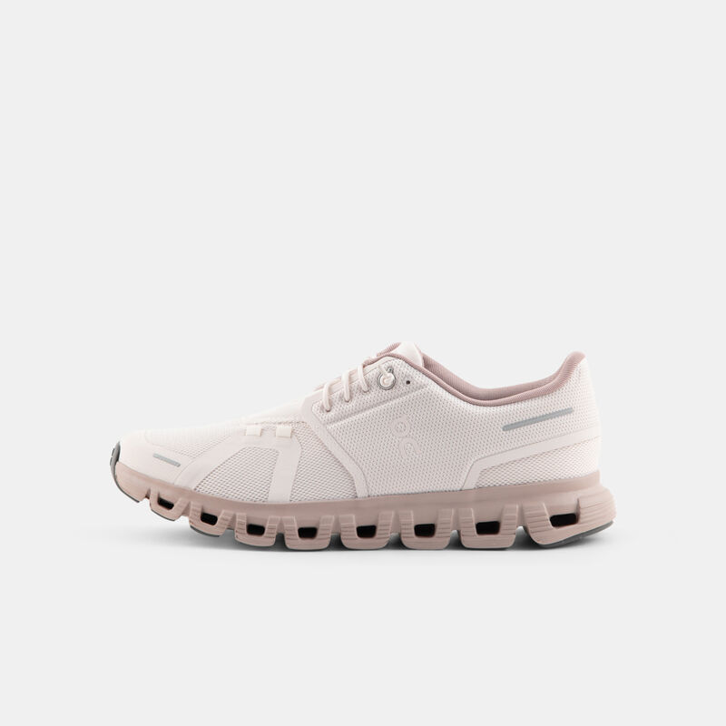 On Cloud 6, beige/marrone