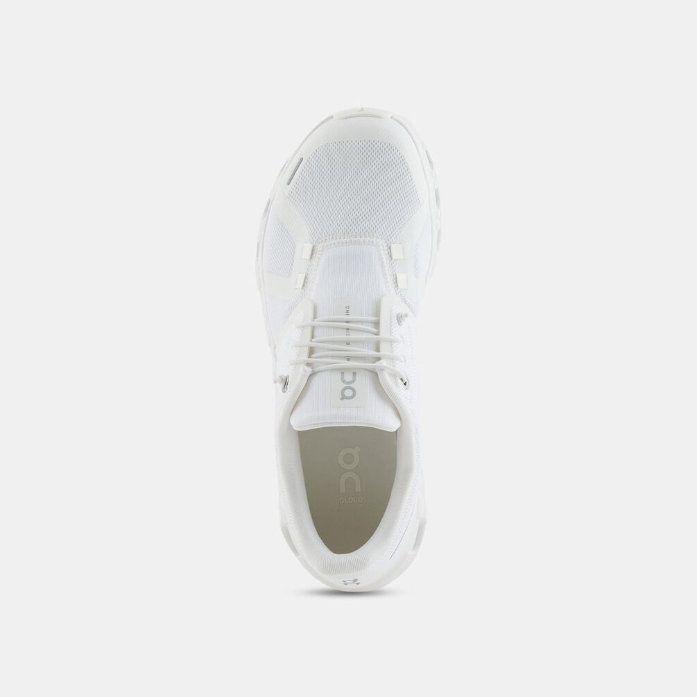 On Cloud 6, bianco