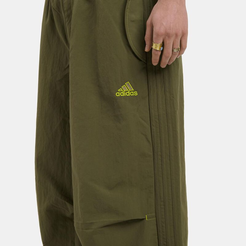 Pantaloni adidas Parachute, verde